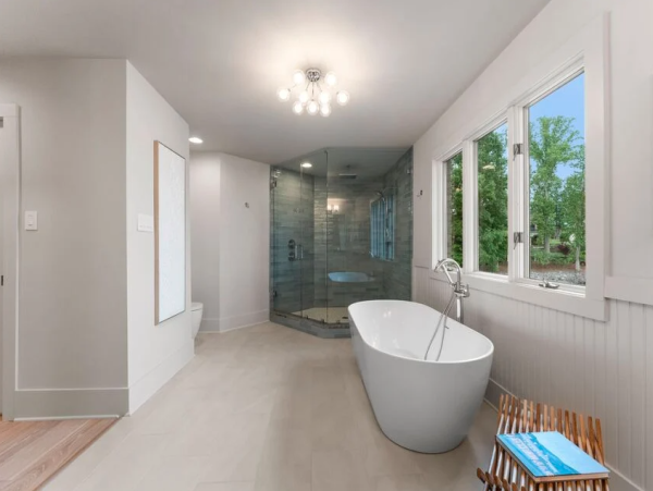 Lake Norman Retreat with 360-Degree Views - Exclusive Accomodations